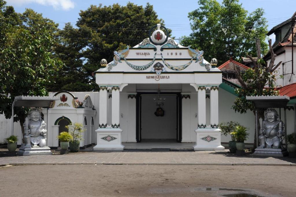 Tasneem Hotel Malioboro يوغياكارتا المظهر الخارجي الصورة