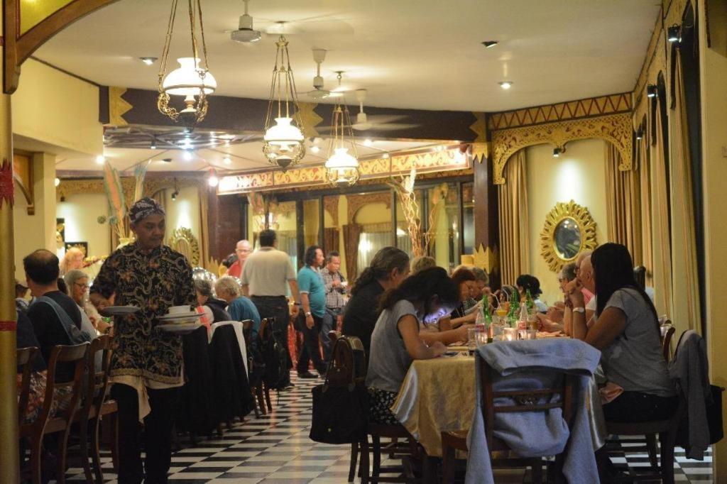 Tasneem Hotel Malioboro يوغياكارتا المظهر الخارجي الصورة