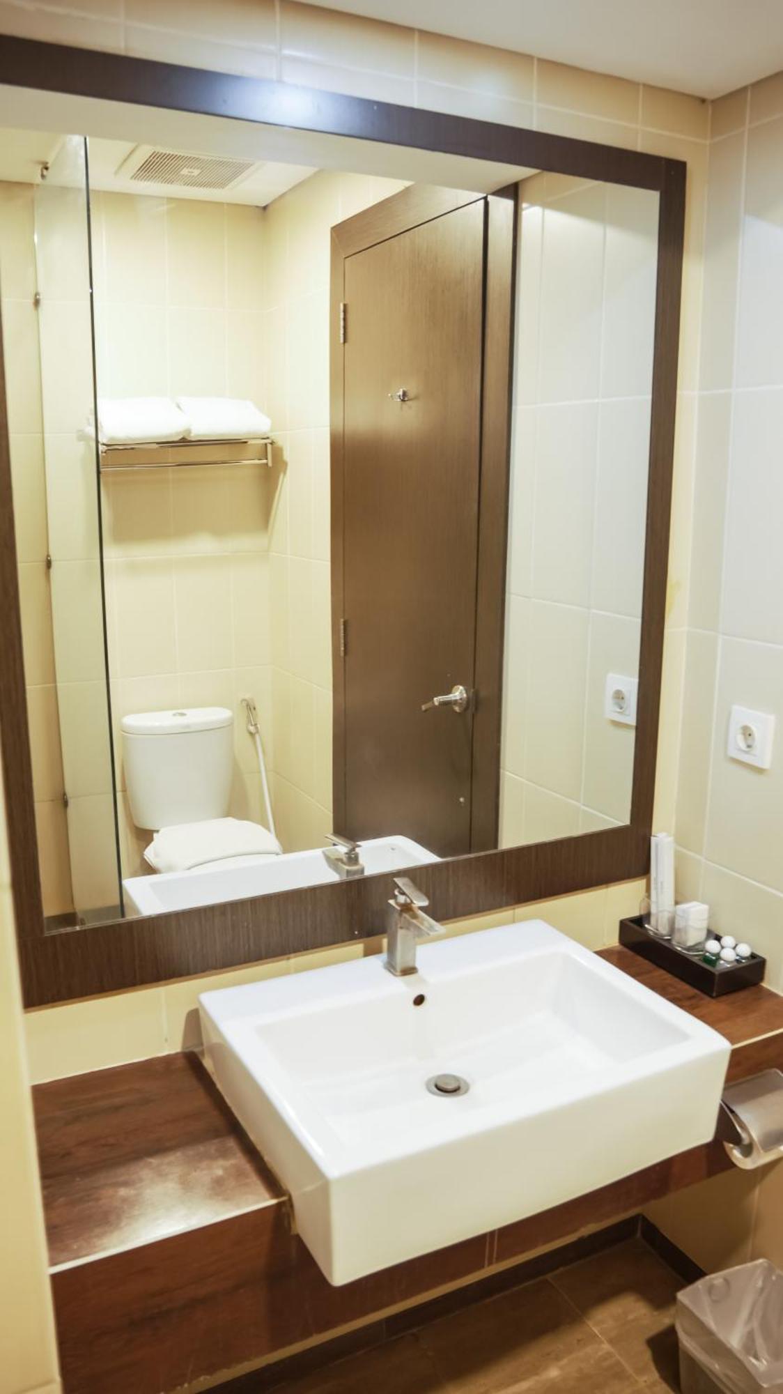 Tasneem Hotel Malioboro يوغياكارتا المظهر الخارجي الصورة